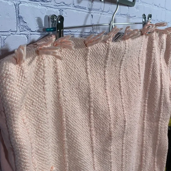 Magaschoni Set of 2 Pillow Covers Pink Tasseled - Picture 11 of 14